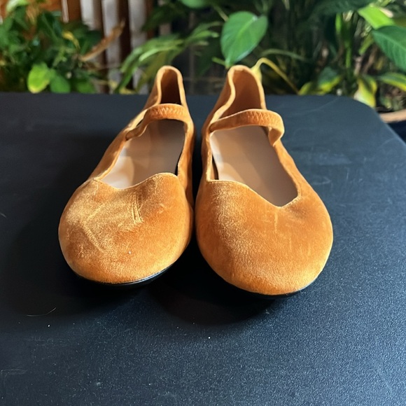 EVERLANE The Mary Jane Suede Flat Size 7 - Picture 2 of 8